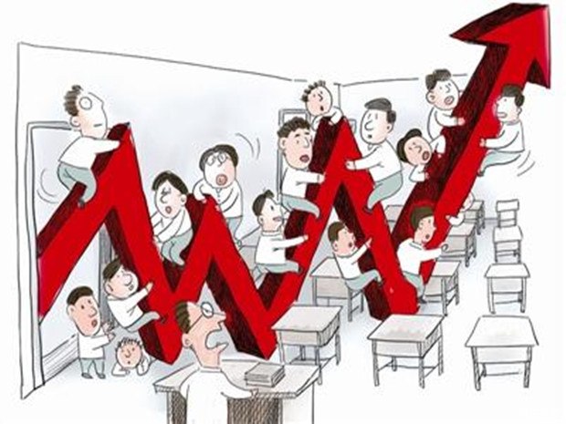 平台炒股配资风控:内部风险控制是如何运作的?机制详解
<p>在股市的风云变幻中,炒股配资成为了不少投资者追求高收益的一种方式。然而,配资在放大收益的同时,也放大了风险。作为正规的股票配资炒股平台,大牛配资深知风险控制的重要性,因此建立了一套完善的内部风险控制机制,确保为用户提供安全可靠的线上股票配资服务。今天,我们就来详细聊聊大牛配资的内部风险控制是如何运作的。</p>
<h2>一、资金安全保障:筑起第一道防线</h2>
<p>资金安全是配资服务的基石。大牛配资通过多重措施来保障用户的资金安全:</p>
<ul>
<li><strong>资金隔离</strong>:大牛配资实行严格的资金隔离制度,将用户的配资资金与平台自有资金完全分开管理,确保用户资金的安全。</li>
<li><strong>合规监管</strong>:作为正规配资公司,大牛配资严格遵守相关法律法规,接受证监会等监管机构的监督,确保业务合法合规。</li>
<li><strong>风险准备金</strong>:平台设立风险准备金,用于应对可能出现的风险事件,为用户资金安全再添一层保障。</li>
</ul>
<h2>二、风险评估与监控:实时把控风险</h2>
<p>在配资服务中,风险评估与监控是核心环节。大牛配资通过先进的技术手段和专业的风控团队,实现对风险的实时把控:</p>
<ul>
<li><strong>智能风控系统</strong>:平台采用先进的智能风控系统,对用户的交易行为进行实时监控和风险评估。一旦发现异常交易行为,系统将立即触发预警机制,及时通知风控团队进行处理。</li>
<li><strong>专业风控团队</strong>:大牛配资拥有一支经验丰富的风控团队,他们凭借专业的金融知识和敏锐的市场洞察力,对用户的交易风险进行精准评估,并制定相应的风险控制措施。</li>
<li><strong>多维度风险评估</strong>:平台从用户的基本信息、交易历史、持仓情况等多个维度进行风险评估,确保评估结果的全面性和准确性。</li>
</ul>
<h2>三、杠杆比例与交易限制:合理控制风险</h2>
<p>杠杆比例是配资服务中的关键因素,也是风险控制的重要一环。大牛配资通过合理设置杠杆比例和交易限制,有效控制用户的风险:</p>
<ul>
<li><strong>个性化杠杆比例</strong>:平台根据用户的风险承受能力和投资经验,为用户提供个性化的杠杆比例选择。同时,平台会定期对用户的杠杆比例进行调整,以确保风险控制在合理范围内。</li>
<li><strong>交易限制